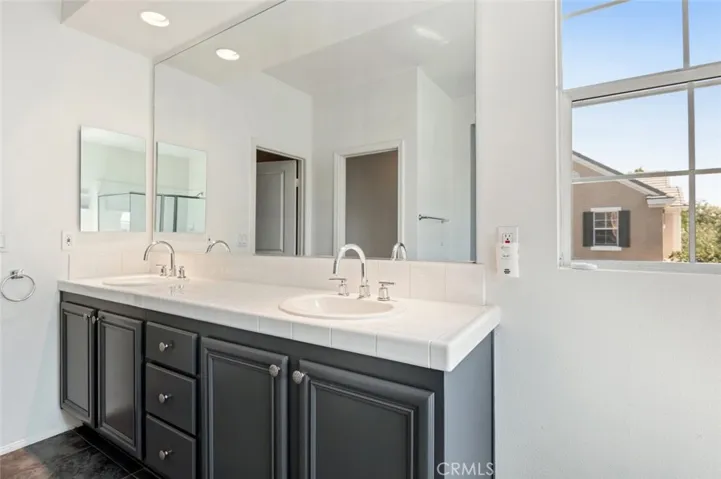 23420 Waterway Lane 11, Valencia, California 91355