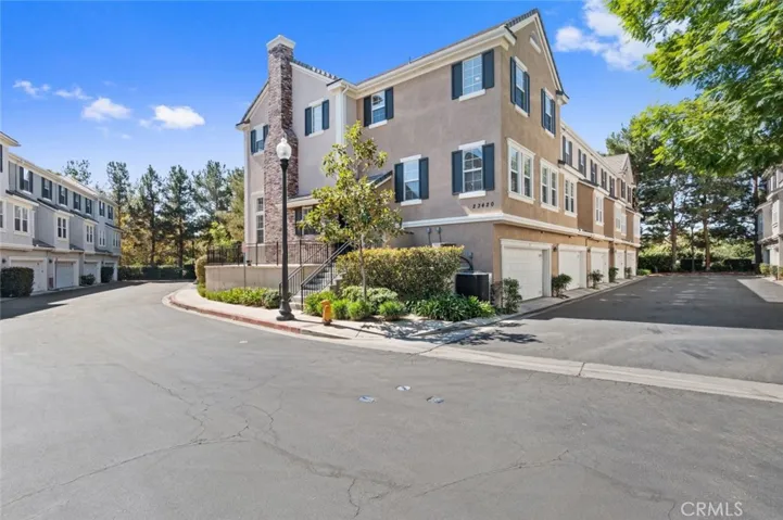 23420 Waterway Lane 11, Valencia, California 91355