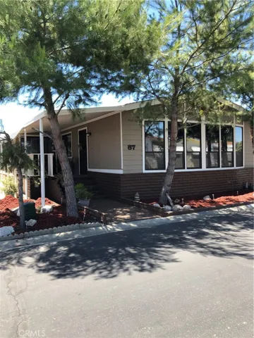 1300 W Menlo Avenue 87, Hemet, California 92543