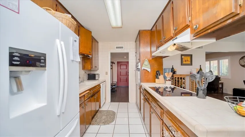 352 Savannah Court, Upland, California 91784
