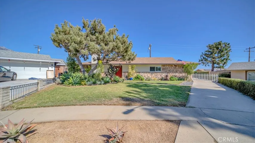 352 Savannah Court, Upland, California 91784