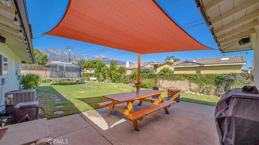 352 Savannah Court, Upland, California 91784