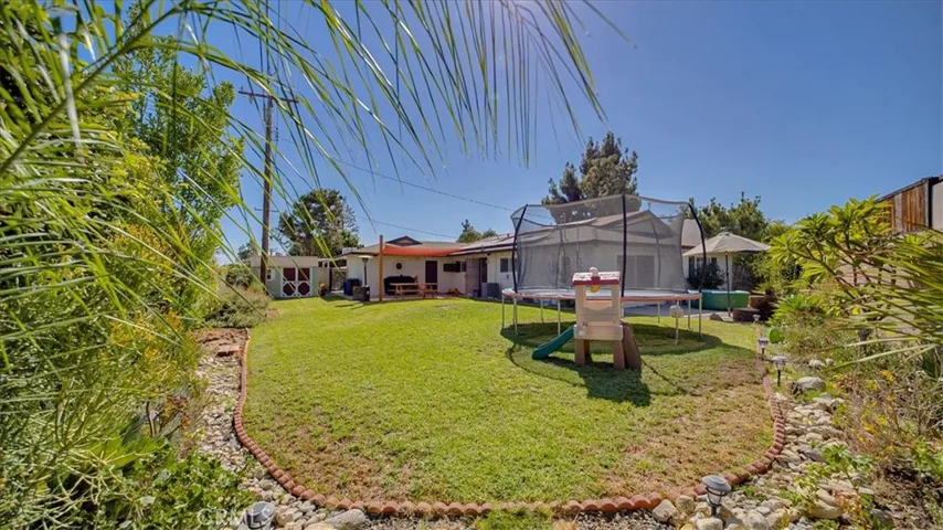 352 Savannah Court, Upland, California 91784