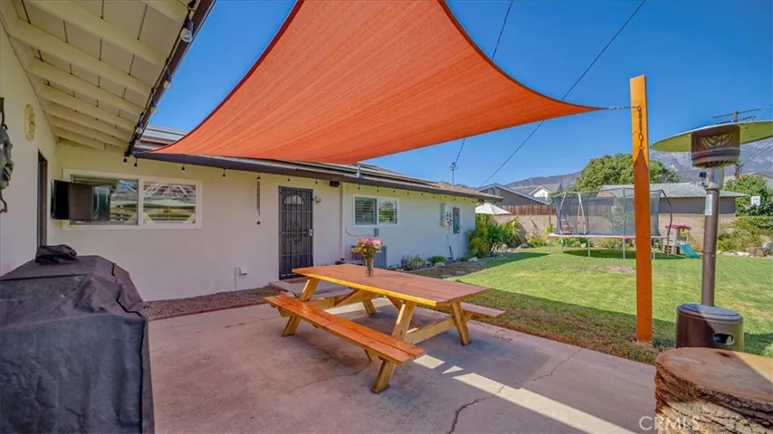352 Savannah Court, Upland, California 91784