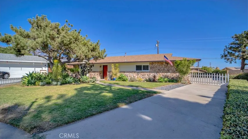 352 Savannah Court, Upland, California 91784