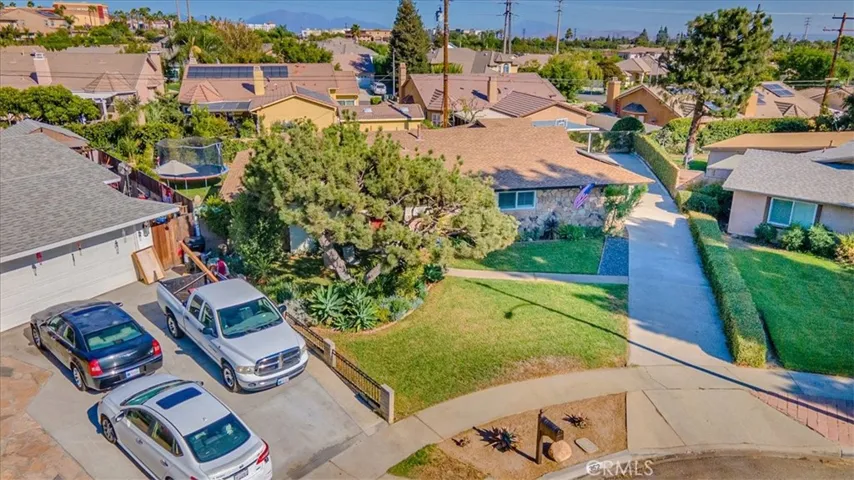 352 Savannah Court, Upland, California 91784