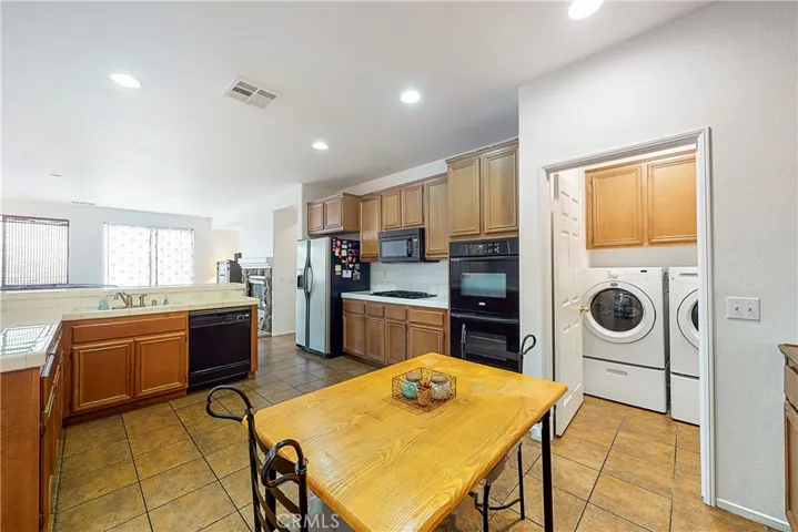 5755 Spice Street, Lancaster, California 93536