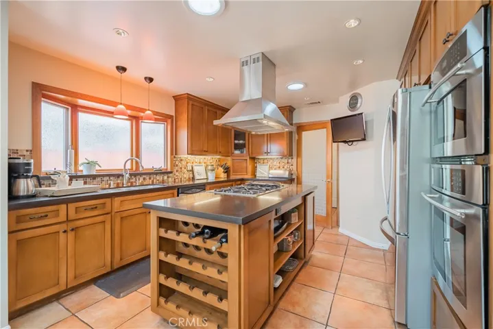 8225 Ocean View Avenue, Whittier, California 90602