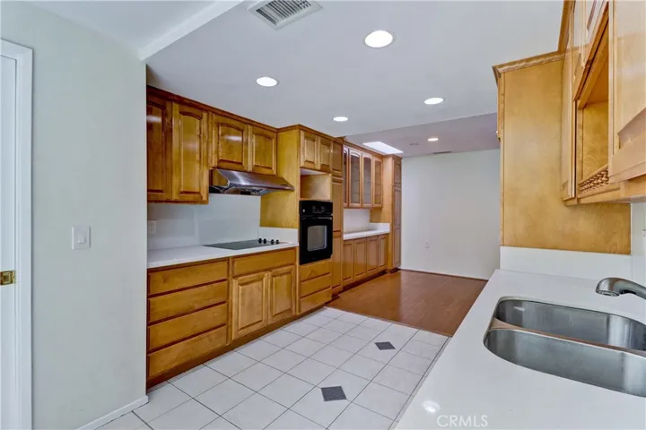 590 Ave Majorca B, Laguna Woods, California 92637