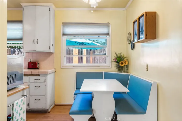 Comfortable Eating Area