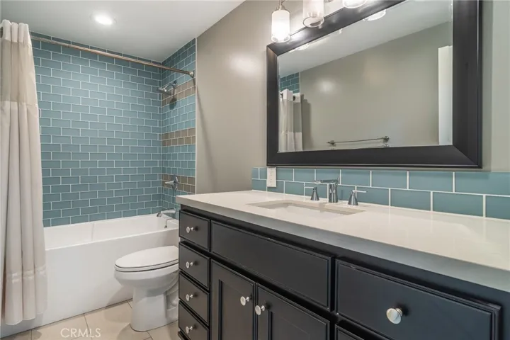 7086 Little Harbor Drive, Huntington Beach, California 92648