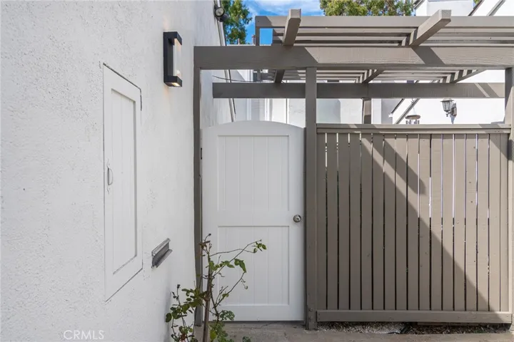 Front patio area gate