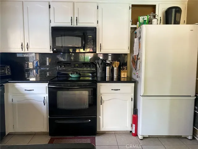 1111 E Donna Drive, Merced, California 95340