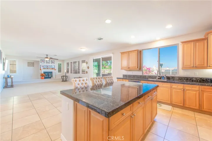 43 Plaza Avila, Lake Elsinore, California 92532