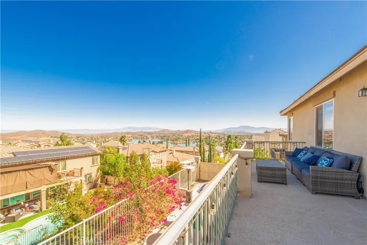 43 Plaza Avila, Lake Elsinore, California 92532
