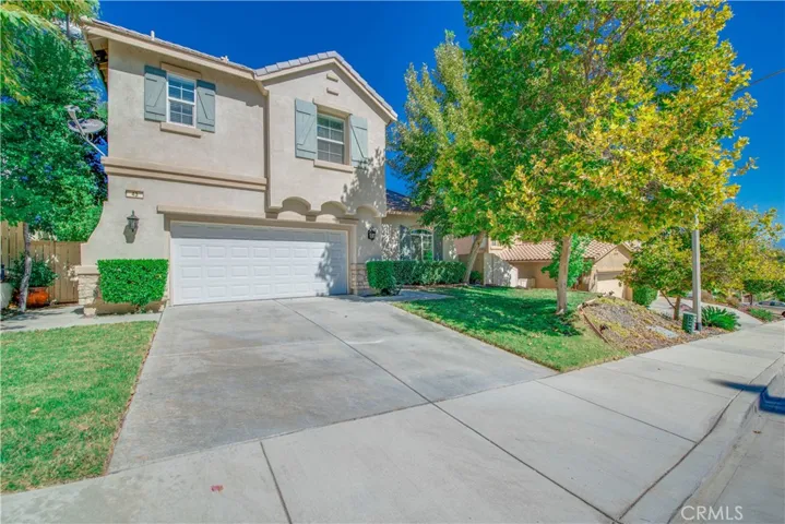 43 Plaza Avila, Lake Elsinore, California 92532