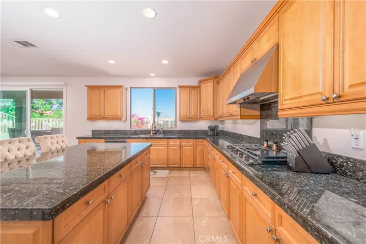 43 Plaza Avila, Lake Elsinore, California 92532