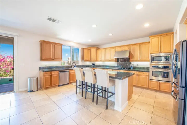 43 Plaza Avila, Lake Elsinore, California 92532