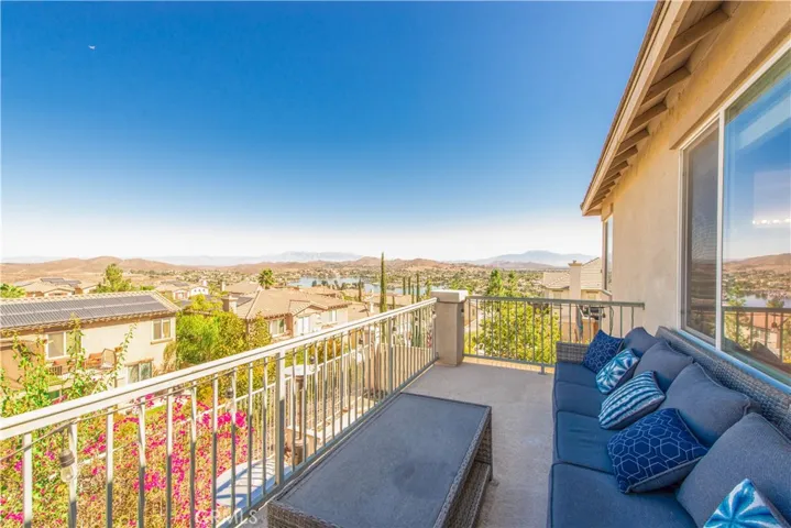 43 Plaza Avila, Lake Elsinore, California 92532