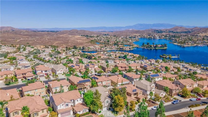 43 Plaza Avila, Lake Elsinore, California 92532