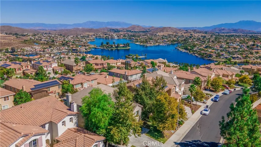 43 Plaza Avila, Lake Elsinore, California 92532