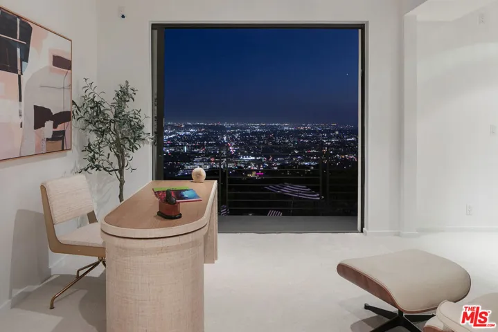 1501 Viewsite Terrace, Los Angeles, California 90069