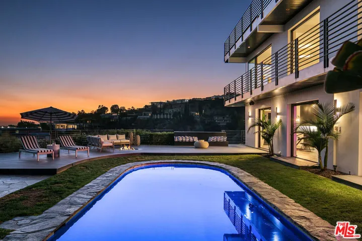 1501 Viewsite Terrace, Los Angeles, California 90069