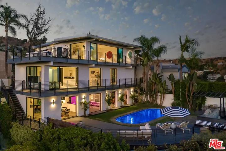 1501 Viewsite Terrace, Los Angeles, California 90069