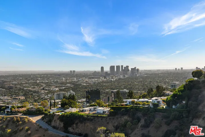 1501 Viewsite Terrace, Los Angeles, California 90069