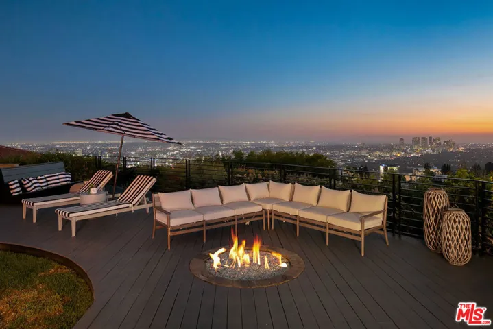 1501 Viewsite Terrace, Los Angeles, California 90069