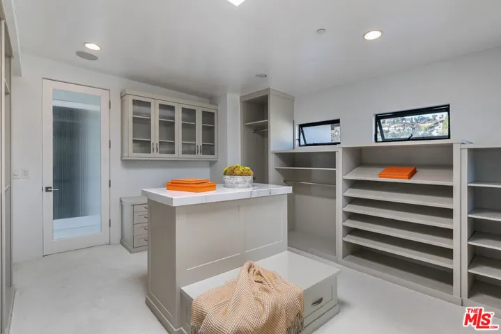 1501 Viewsite Terrace, Los Angeles, California 90069