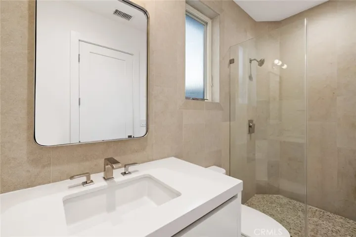 621 W Bay Avenue, Newport Beach, California 92661