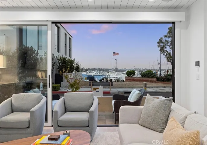 621 W Bay Avenue, Newport Beach, California 92661