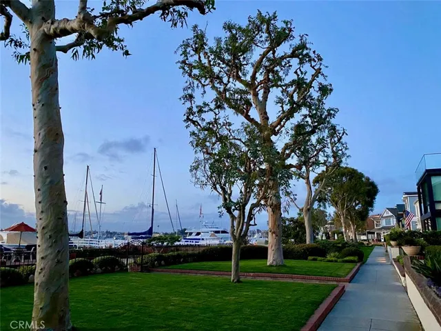 621 W Bay Avenue, Newport Beach, California 92661