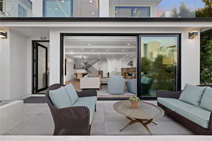 621 W Bay Avenue, Newport Beach, California 92661