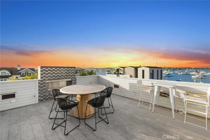 621 W Bay Avenue, Newport Beach, California 92661