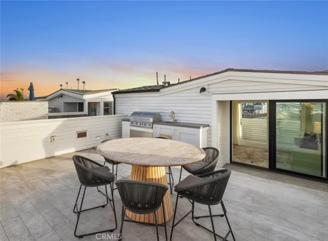 621 W Bay Avenue, Newport Beach, California 92661
