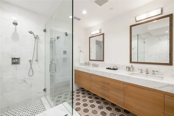 621 W Bay Avenue, Newport Beach, California 92661