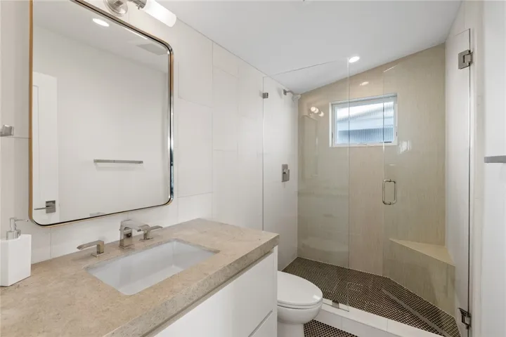 621 W Bay Avenue, Newport Beach, California 92661