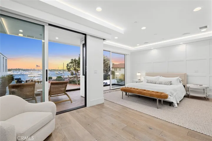 621 W Bay Avenue, Newport Beach, California 92661
