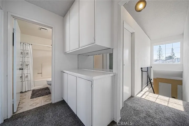 Upstairs Full Bathroom