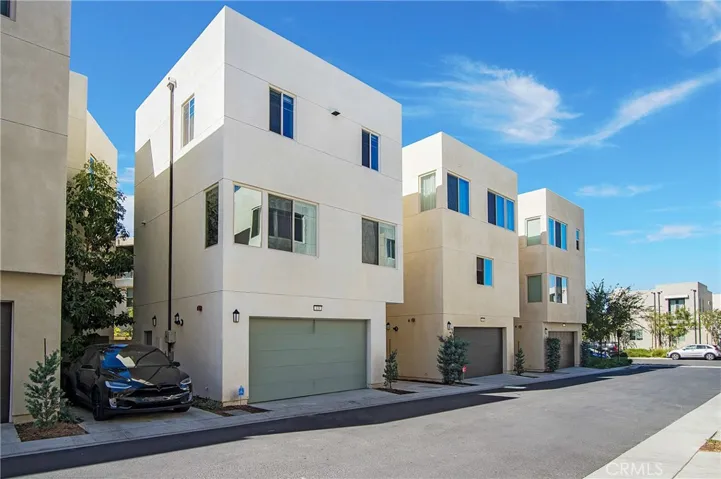 128 Catalyst, Irvine, California 92618