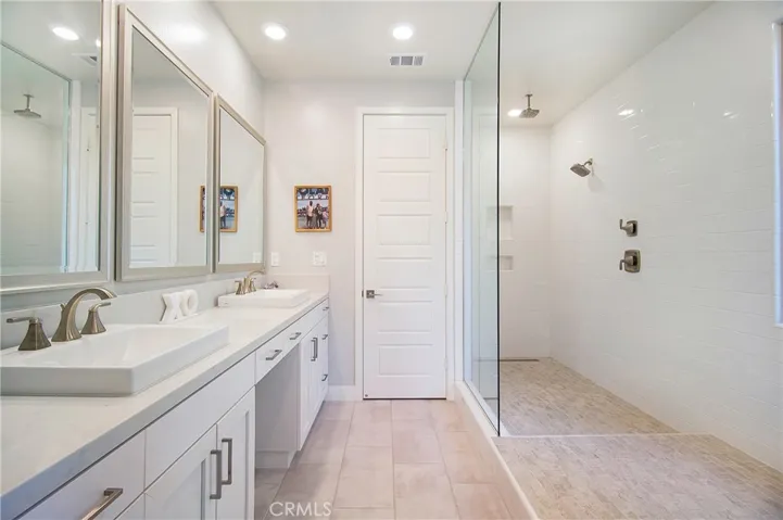128 Catalyst, Irvine, California 92618