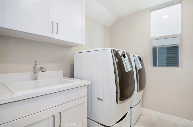 128 Catalyst, Irvine, California 92618