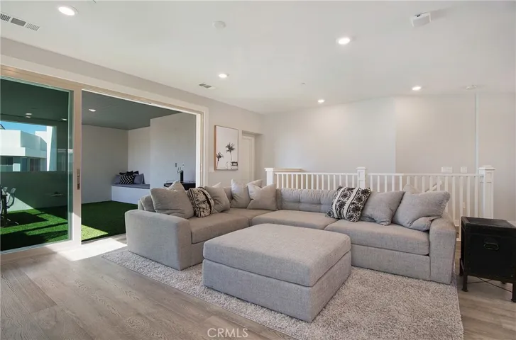 128 Catalyst, Irvine, California 92618