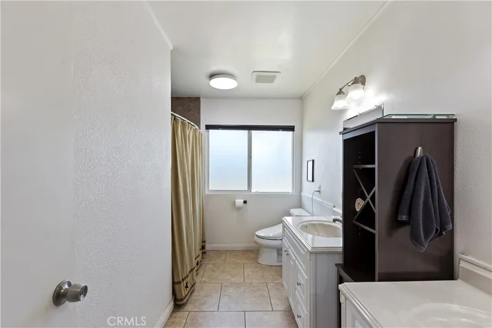 Bathroom with dual sinks