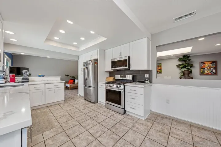 4126 Alana Circle, Oceanside, California 92056