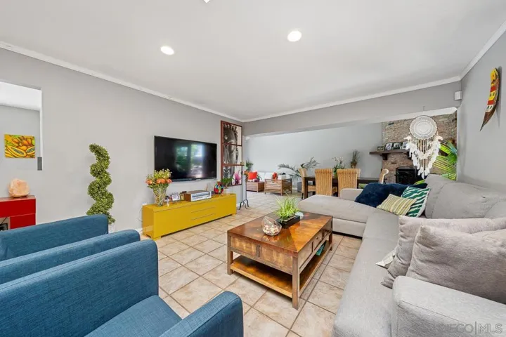 4126 Alana Circle, Oceanside, California 92056
