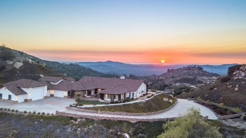 16545 Salida De La Luna, Ramona, California 92065