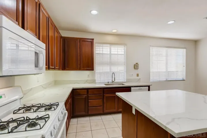 1049 Tesoro Avenue, San Marcos, California 92069